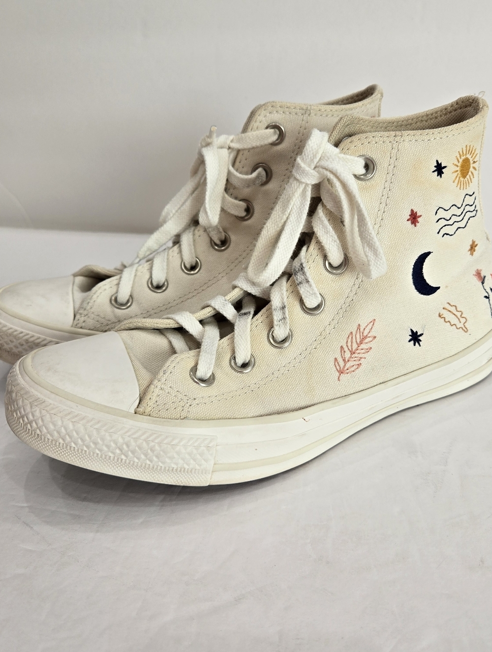 Converse High Top Sneakers Womens Size 7 Canvas Embroidered Cosmic Sun Moon